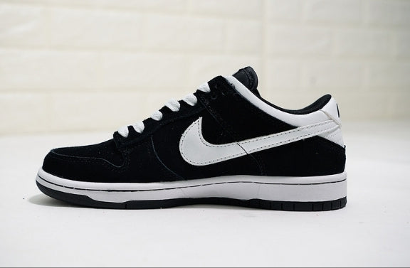 les baskets Nike SB Dunk femme Low sont un témoignage de l'engagement de Nike à combiner style et innovation.