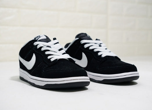 les baskets Nike SB Dunk femme Low sont un témoignage de l'engagement de Nike à combiner style et innovation.