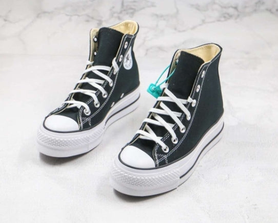 Les baskets Converse Femme se distinguent par leur design iconique et leur esthétique vintage. exceptionnel les couleurs de l'Amérique