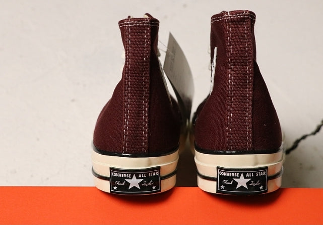 Les baskets Converse Femme se distinguent par leur design iconique et leur esthétique vintage. exceptionnel les couleurs de l'Amérique