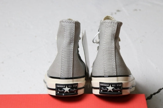 Les baskets Converse Femme se distinguent par leur design iconique et leur esthétique vintage. exceptionnel les couleurs de l'Amérique