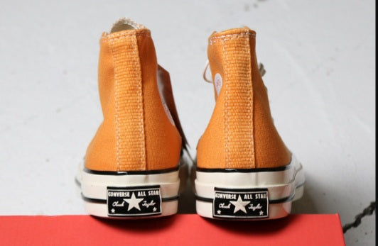 Les baskets Converse Femme se distinguent par leur design iconique et leur esthétique vintage. exceptionnel les couleurs de l'Amérique