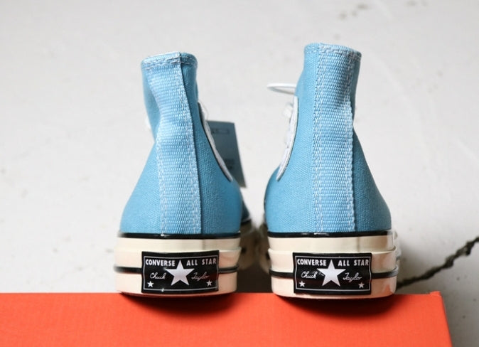 Les baskets Converse Femme se distinguent par leur design iconique et leur esthétique vintage. exceptionnel les couleurs de l'Amérique