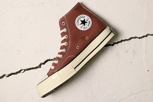 Résultats de l'évolution emblématique de la marque Converse, les Converse Mid Femme  sont un témoignage de l'engagement de Converse à combiner style classique et innovation.
