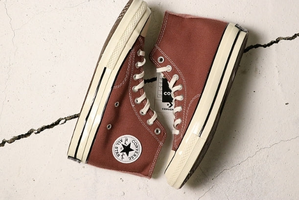 Résultats de l'évolution emblématique de la marque Converse, les Converse Mid Femme  sont un témoignage de l'engagement de Converse à combiner style classique et innovation.