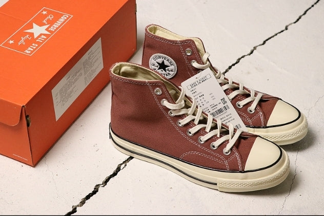Résultats de l'évolution emblématique de la marque Converse, les Converse Mid Femme  sont un témoignage de l'engagement de Converse à combiner style classique et innovation.