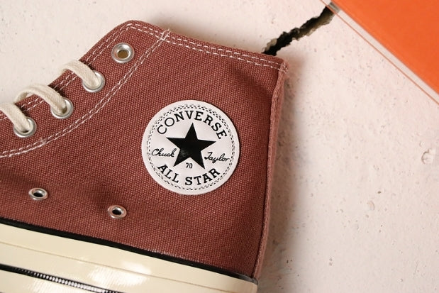 Résultats de l'évolution emblématique de la marque Converse, les Converse Mid Femme  sont un témoignage de l'engagement de Converse à combiner style classique et innovation.