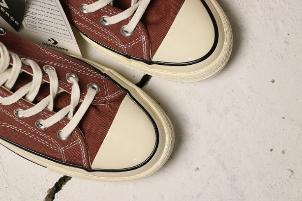 Résultats de l'évolution emblématique de la marque Converse, les Converse Mid Femme  sont un témoignage de l'engagement de Converse à combiner style classique et innovation.