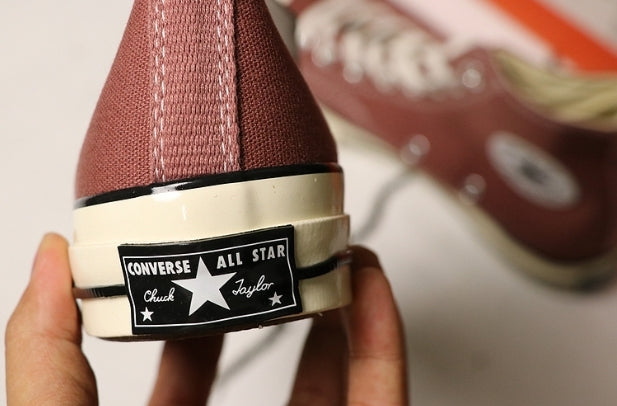 Résultats de l'évolution emblématique de la marque Converse, les Converse Mid Femme  sont un témoignage de l'engagement de Converse à combiner style classique et innovation.