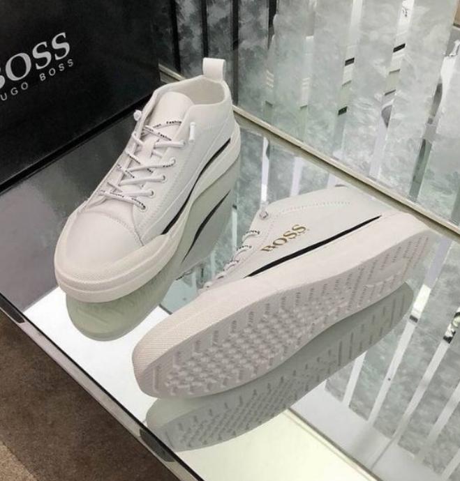  les chaussures Hugo boss femme Résultats de l'évolution emblématique de la marque Hugo   de Hugo Boss à  style et sophistication.