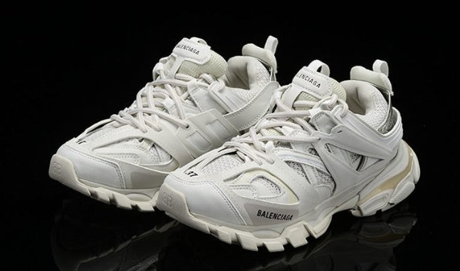 les sneakers Balenciaga Triple S "Beige Green Yellow" Femme sont un témoignage de l'engagement de Balenciaga à combiner style et innovation.