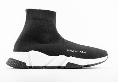 les sneakers Balenciaga Triple S "Beige Green Yellow" Femme sont un témoignage de l'engagement de Balenciaga à combiner style et innovation.