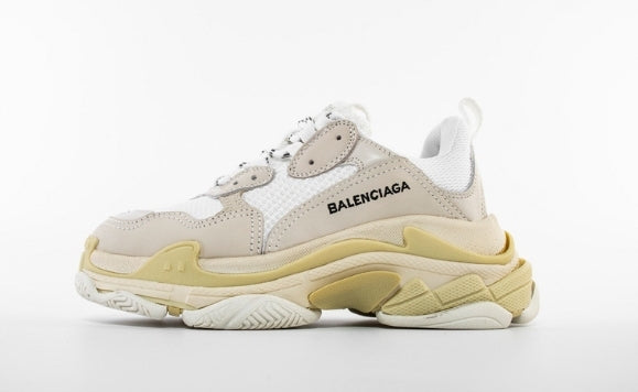 les sneakers Balenciaga Triple S "Beige Green Yellow" Femme sont un témoignage de l'engagement de Balenciaga à combiner style et innovation.