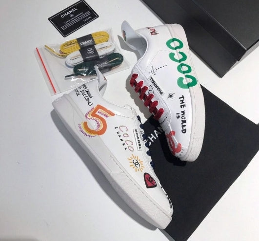 les sneakers Chanel Femme sont un témoignage de l'engagement de Chanel à combiner style et sophistication. Exceptionnel avant-gardistes 