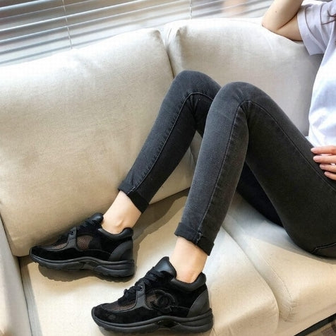 les sneakers Chanel Femme sont un témoignage de l'engagement de Chanel à combiner style et sophistication. Exceptionnel avant-gardistes 
