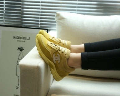 les sneakers Chanel Femme sont un témoignage de l'engagement de Chanel à combiner style et sophistication. Exceptionnel avant-gardistes 