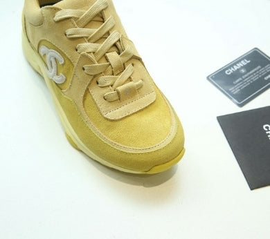 les sneakers Chanel Femme sont un témoignage de l'engagement de Chanel à combiner style et sophistication. Exceptionnel avant-gardistes 