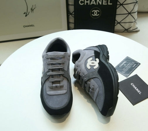 les sneakers Chanel Femme sont un témoignage de l'engagement de Chanel à combiner style et sophistication. Exceptionnel avant-gardistes 