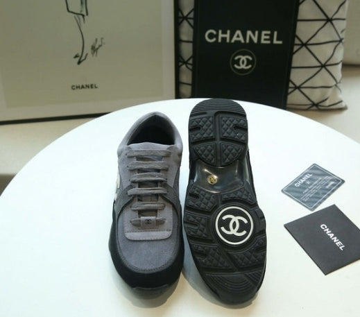 les sneakers Chanel Femme sont un témoignage de l'engagement de Chanel à combiner style et sophistication. Exceptionnel avant-gardistes 