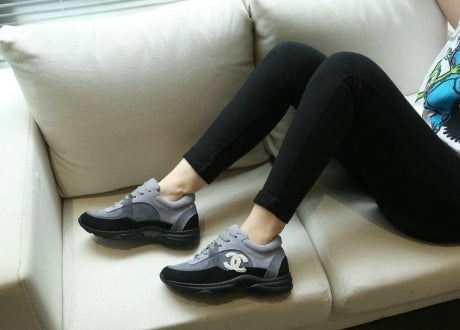 les sneakers Chanel Femme sont un témoignage de l'engagement de Chanel à combiner style et sophistication. Exceptionnel avant-gardistes 