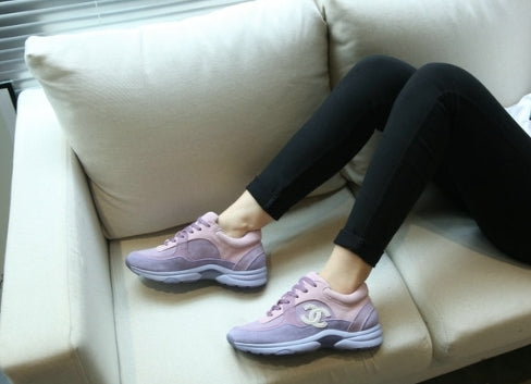 les sneakers Chanel Femme sont un témoignage de l'engagement de Chanel à combiner style et sophistication. Exceptionnel avant-gardistes 