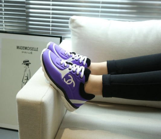 les sneakers Chanel Femme sont un témoignage de l'engagement de Chanel à combiner style et sophistication. Exceptionnel avant-gardistes