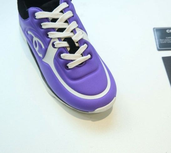 les sneakers Chanel Femme sont un témoignage de l'engagement de Chanel à combiner style et sophistication. Exceptionnel avant-gardistes 