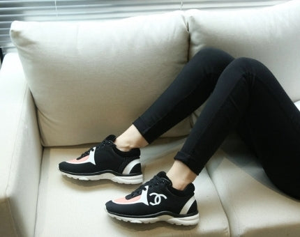 les sneakers Chanel Femme sont un témoignage de l'engagement de Chanel à combiner style et sophistication. Exceptionnel avant-gardistes 