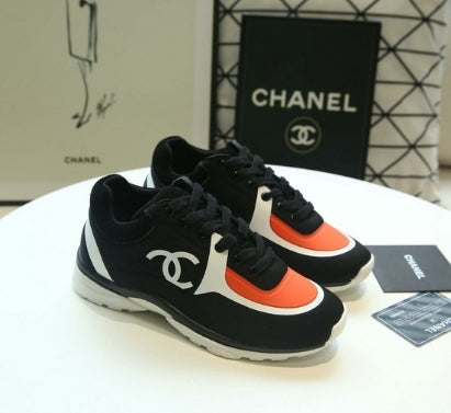 les sneakers Chanel Femme sont un témoignage de l'engagement de Chanel à combiner style et sophistication. Exceptionnel avant-gardistes 