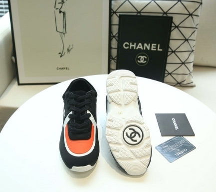 les sneakers Chanel Femme sont un témoignage de l'engagement de Chanel à combiner style et sophistication. Exceptionnel avant-gardistes 