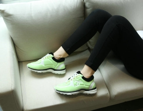 les sneakers Chanel Femme sont un témoignage de l'engagement de Chanel à combiner style et sophistication. Exceptionnel avant-gardistes 