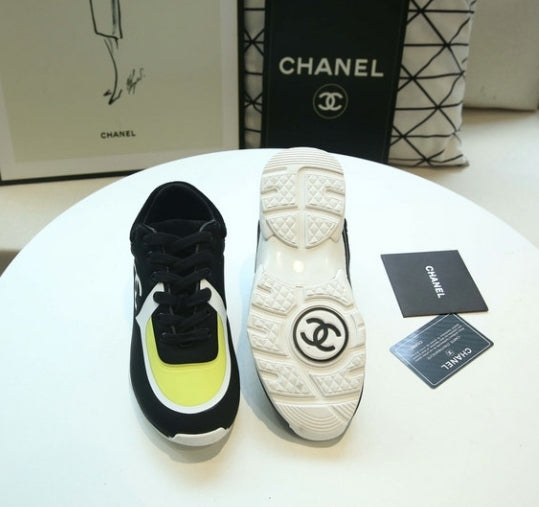 les sneakers Chanel Femme sont un témoignage de l'engagement de Chanel à combiner style et sophistication. Exceptionnel avant-gardistes 