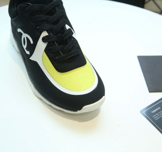 les sneakers Chanel Femme sont un témoignage de l'engagement de Chanel à combiner style et sophistication. Exceptionnel avant-gardistes 