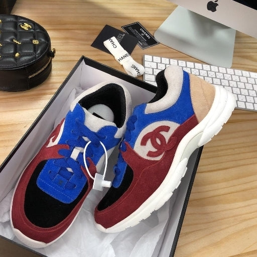 les sneakers Chanel Femme sont un témoignage de l'engagement de Chanel à combiner style et sophistication. Exceptionnel avant-gardistes 