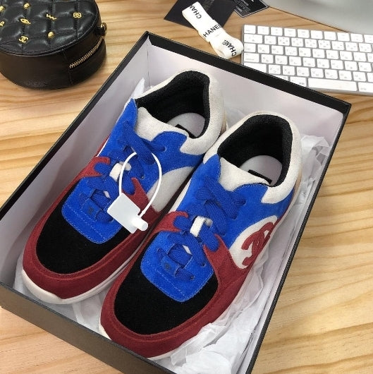 les sneakers Chanel Femme sont un témoignage de l'engagement de Chanel à combiner style et sophistication. Exceptionnel avant-gardistes 