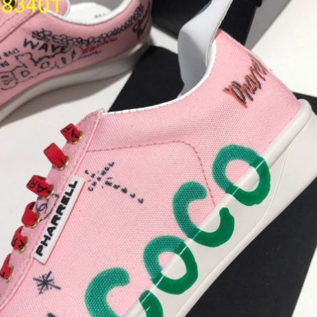 les sneakers Chanel Femme sont un témoignage de l'engagement de Chanel à combiner style et sophistication. Exceptionnel avant-gardistes 