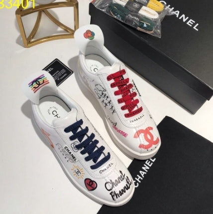 les sneakers Chanel Femme sont un témoignage de l'engagement de Chanel à combiner style et sophistication. Exceptionnel avant-gardistes