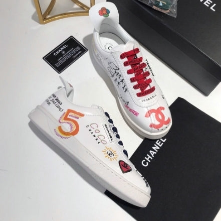 les sneakers Chanel Femme sont un témoignage de l'engagement de Chanel à combiner style et sophistication. Exceptionnel avant-gardistes 