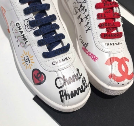 les sneakers Chanel Femme sont un témoignage de l'engagement de Chanel à combiner style et sophistication. Exceptionnel avant-gardistes 