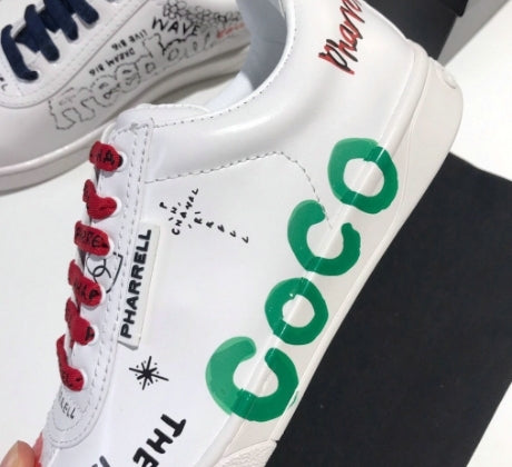les sneakers Chanel Femme sont un témoignage de l'engagement de Chanel à combiner style et sophistication. Exceptionnel avant-gardistes 