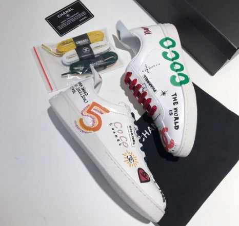 les sneakers Chanel Femme sont un témoignage de l'engagement de Chanel à combiner style et sophistication. Exceptionnel avant-gardistes 