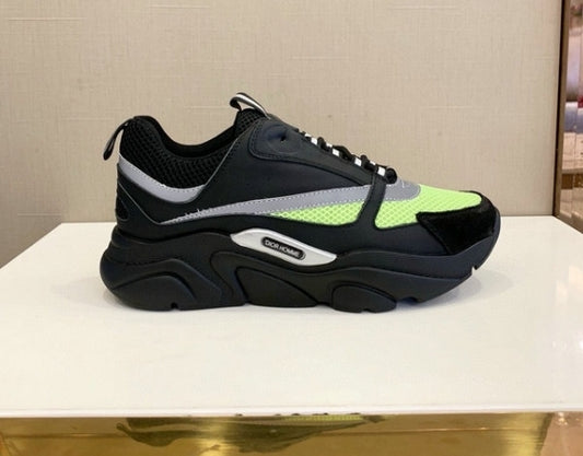 Les sneakers Dior Femme incarnent l’alliance parfaite entre élégance intemporelle et design contemporain. Exceptionnel avant-gardistes 