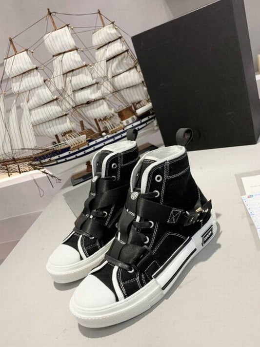 Les sneakers Dior Femme incarnent l’alliance parfaite entre élégance intemporelle et design contemporain. Exceptionnel avant-gardistes 