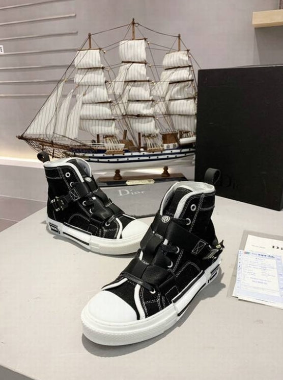 Les sneakers Dior Femme incarnent l’alliance parfaite entre élégance intemporelle et design contemporain. Exceptionnel avant-gardistes 