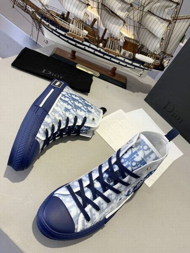 Les sneakers Dior Femme incarnent l’alliance parfaite entre élégance intemporelle et design contemporain. Exceptionnel avant-gardistes 