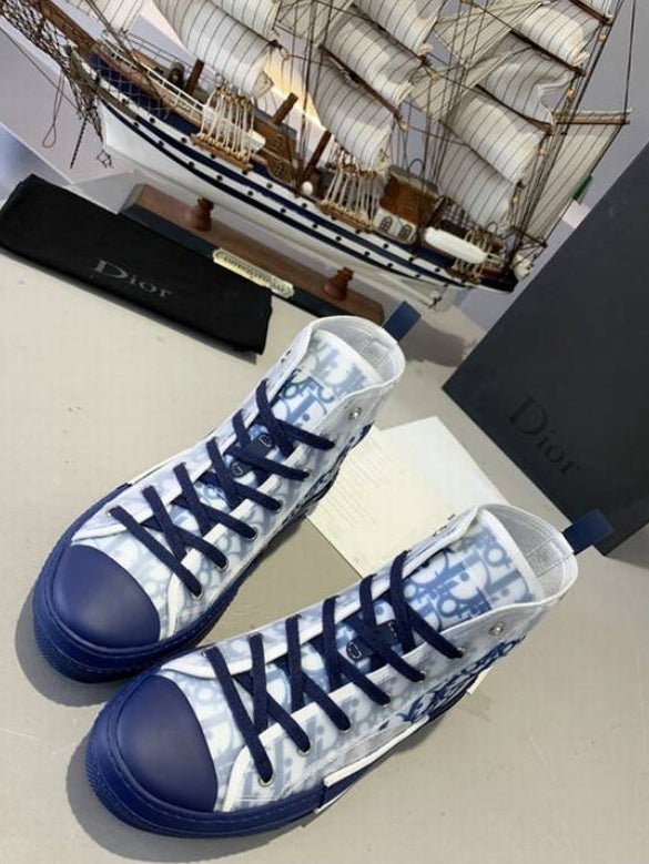 Les sneakers Dior Femme incarnent l’alliance parfaite entre élégance intemporelle et design contemporain. Exceptionnel avant-gardistes 