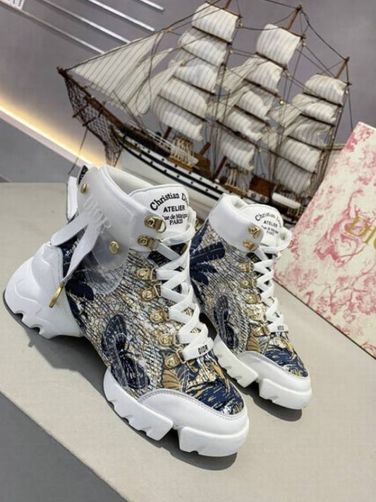 Les sneakers Dior Femme incarnent l’alliance parfaite entre élégance intemporelle et design contemporain. Exceptionnel avant-gardistes 