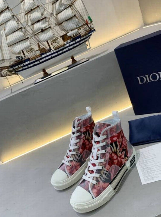 Les sneakers Dior Femme incarnent l’alliance parfaite entre élégance intemporelle et design contemporain. Exceptionnel avant-gardistes 