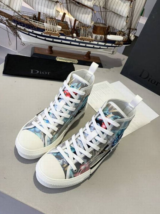 Les sneakers Dior Femme incarnent l’alliance parfaite entre élégance intemporelle et design contemporain. Exceptionnel avant-gardistes