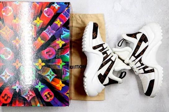 Les sneakers Louis Vuitton Archlight Femme représentent l’équilibre parfait entre l’élégance emblématique et l’innovation stylistique.